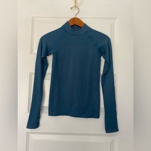 Lululemon long sleeve mock neck seamless shirt. Size 4